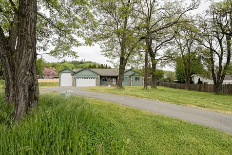 1634 NW F Street Grants Pass OR 97526