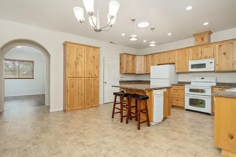 1634 NW F Street Grants Pass OR 97526