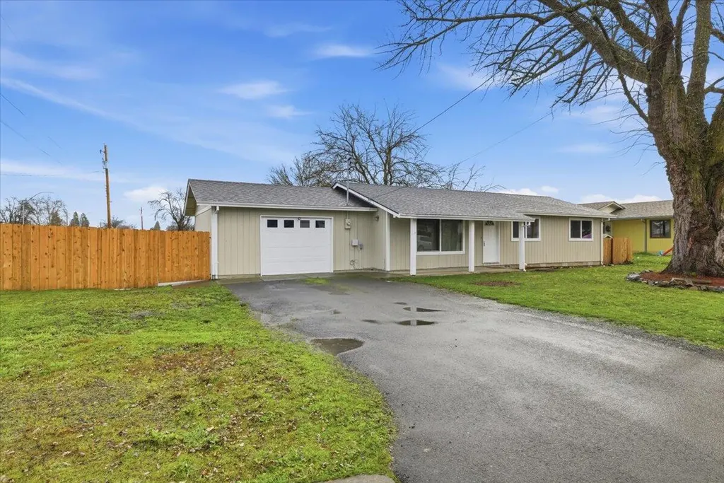 1687 Lillian Street Medford OR 97501