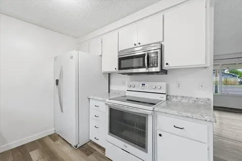 1687 Lillian Street Medford OR 97501