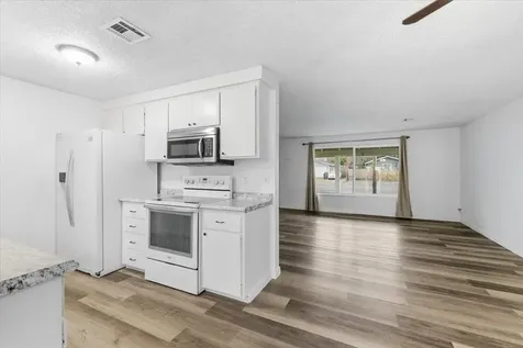1687 Lillian Street Medford OR 97501