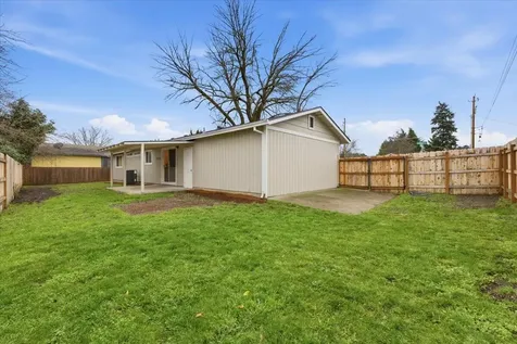1687 Lillian Street Medford OR 97501