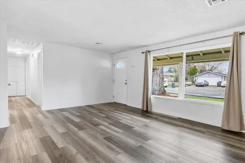 1687 Lillian Street Medford OR 97501