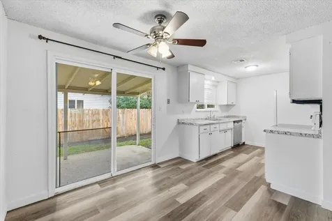 1687 Lillian Street Medford OR 97501