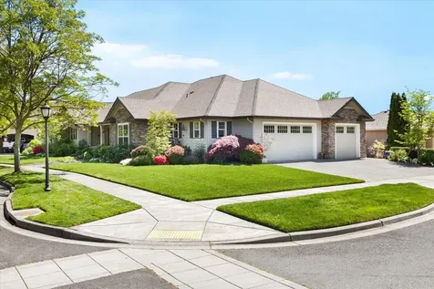 3811 Fieldbrook Avenue Medford OR 97504