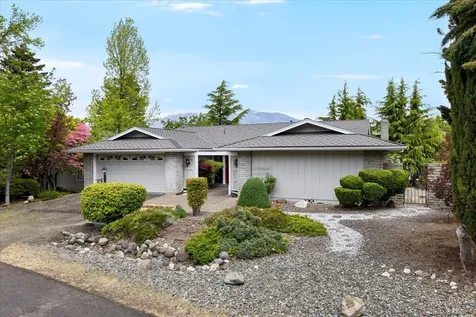 742 Twin Pines Circle Ashland OR 97520