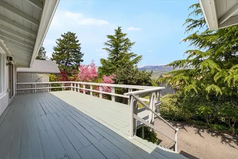 742 Twin Pines Circle Ashland OR 97520