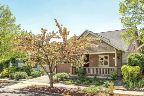 2718 Takelma Way Ashland OR 97520