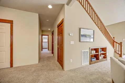 2718 Takelma Way Ashland OR 97520