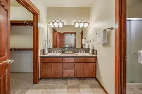 2718 Takelma Way Ashland OR 97520