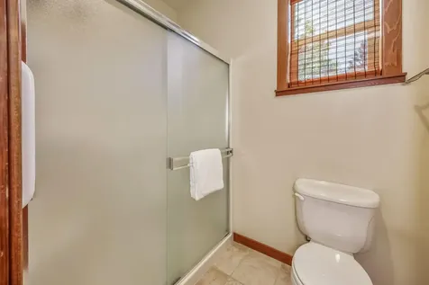 2718 Takelma Way Ashland OR 97520