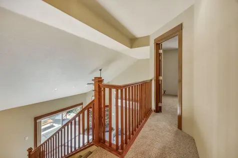 2718 Takelma Way Ashland OR 97520