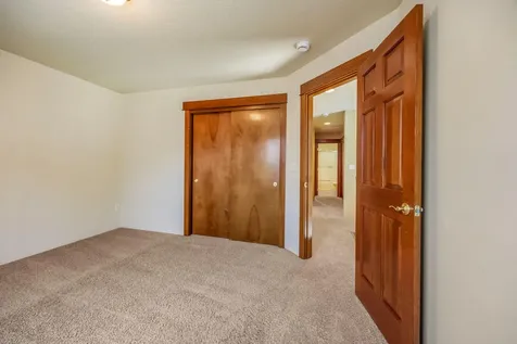 2718 Takelma Way Ashland OR 97520