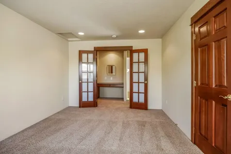 2718 Takelma Way Ashland OR 97520