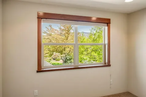 2718 Takelma Way Ashland OR 97520