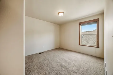 2718 Takelma Way Ashland OR 97520