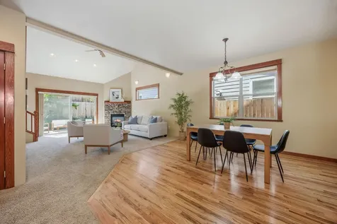 2718 Takelma Way Ashland OR 97520