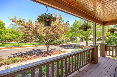 2718 Takelma Way Ashland OR 97520