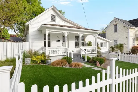 171 Helman Street Ashland OR 97520