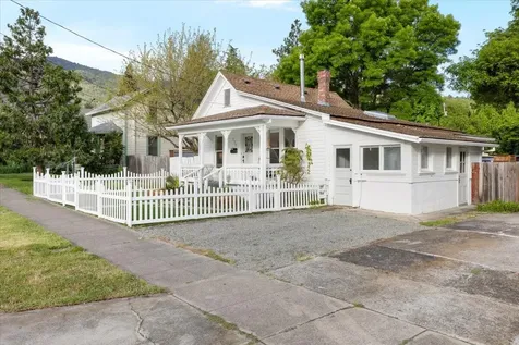 171 Helman Street Ashland OR 97520