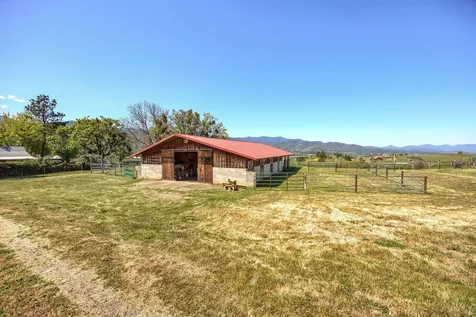 1249 N Valley View Road Ashland OR 97520