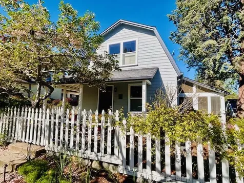 915 Bellview Avenue Ashland OR 97520