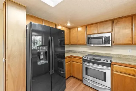 2406 Senate Way Medford OR 97504