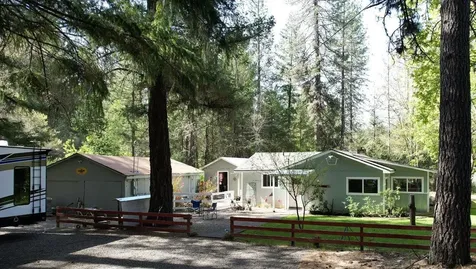 7458 Crowfoot Road Trail OR 97541