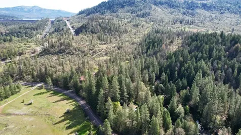 7458 Crowfoot Road Trail OR 97541