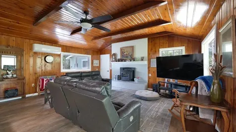 7458 Crowfoot Road Trail OR 97541