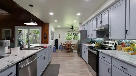 7458 Crowfoot Road Trail OR 97541