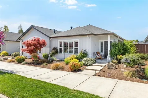 453 S Haskell Street Central Point OR 97502