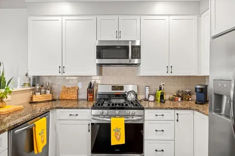 453 S Haskell Street Central Point OR 97502