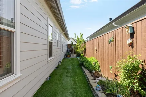 453 S Haskell Street Central Point OR 97502
