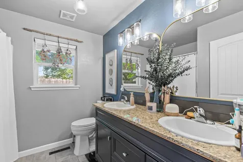 3643 Amelia Way White City OR 97503