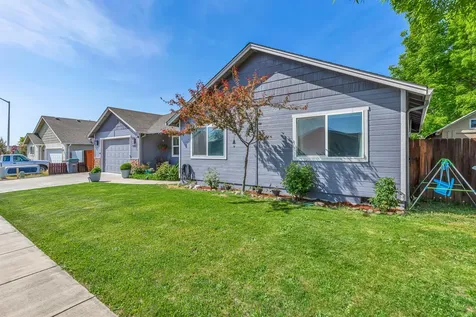 3643 Amelia Way White City OR 97503
