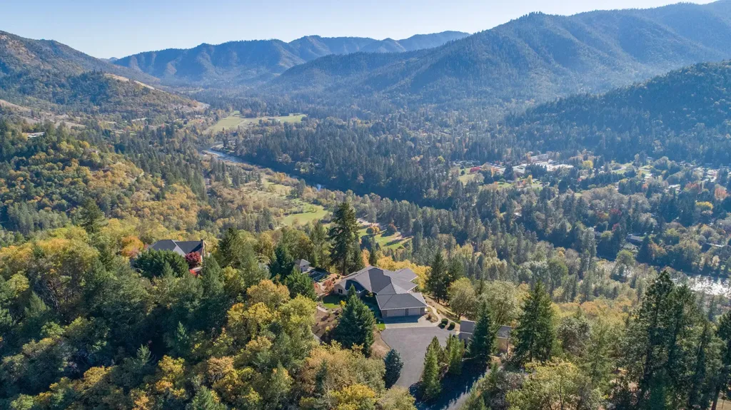 3013 Pearce Park Road Grants Pass OR 97526