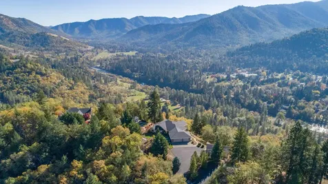 3013 Pearce Park Road Grants Pass OR 97526