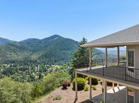 3013 Pearce Park Road Grants Pass OR 97526
