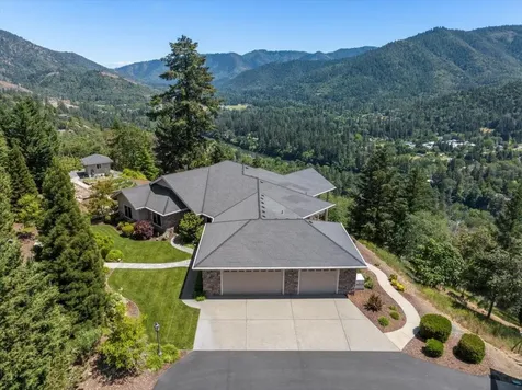 3013 Pearce Park Road Grants Pass OR 97526