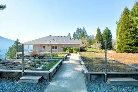 3013 Pearce Park Road Grants Pass OR 97526