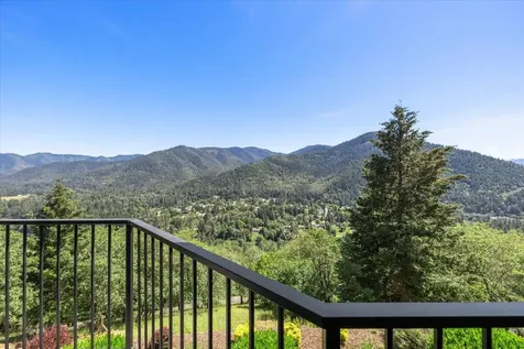 3013 Pearce Park Road Grants Pass OR 97526