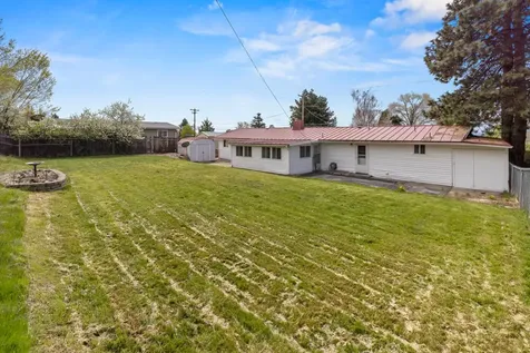 1827 Carlson Drive Klamath Falls OR 97603