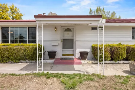 1827 Carlson Drive Klamath Falls OR 97603