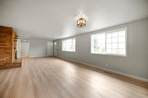 1827 Carlson Drive Klamath Falls OR 97603