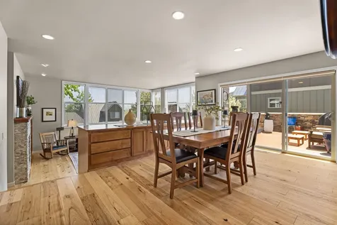 208 Parks Loop Redmond OR 97756