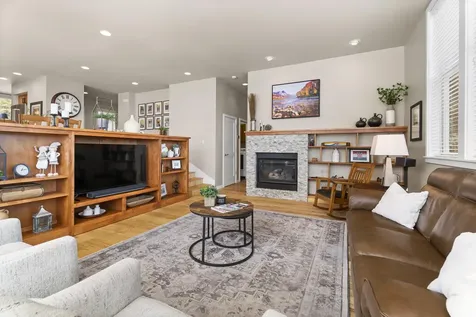 208 Parks Loop Redmond OR 97756