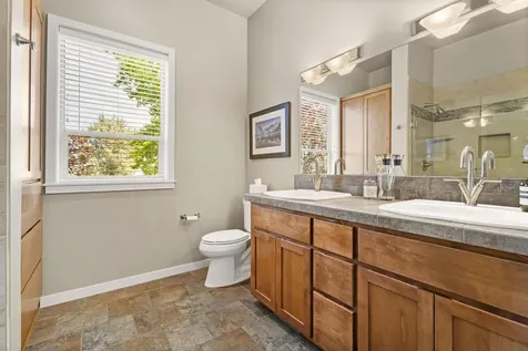 208 Parks Loop Redmond OR 97756