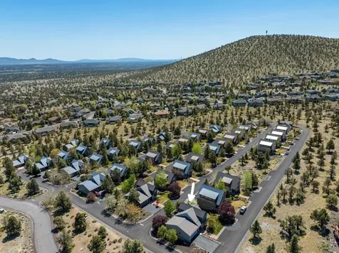 208 Parks Loop Redmond OR 97756