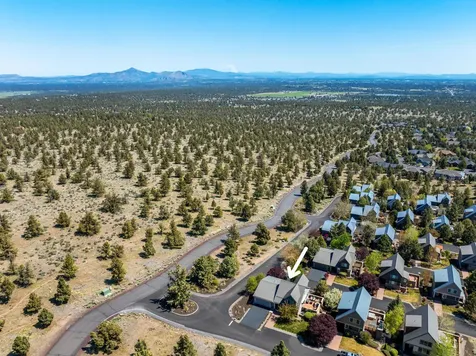 208 Parks Loop Redmond OR 97756